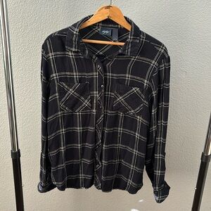 Light weight plaid top